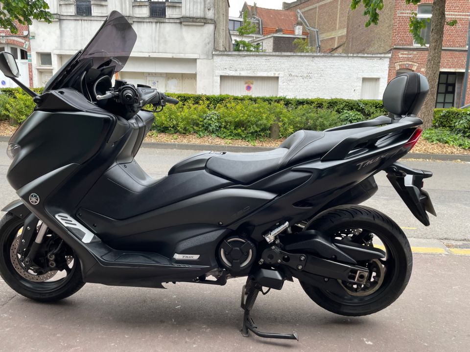 YAMAHA TMAX 560 4
