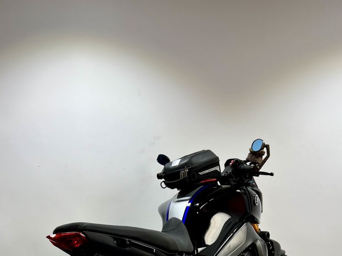 YAMAHA MT-09 SP 4