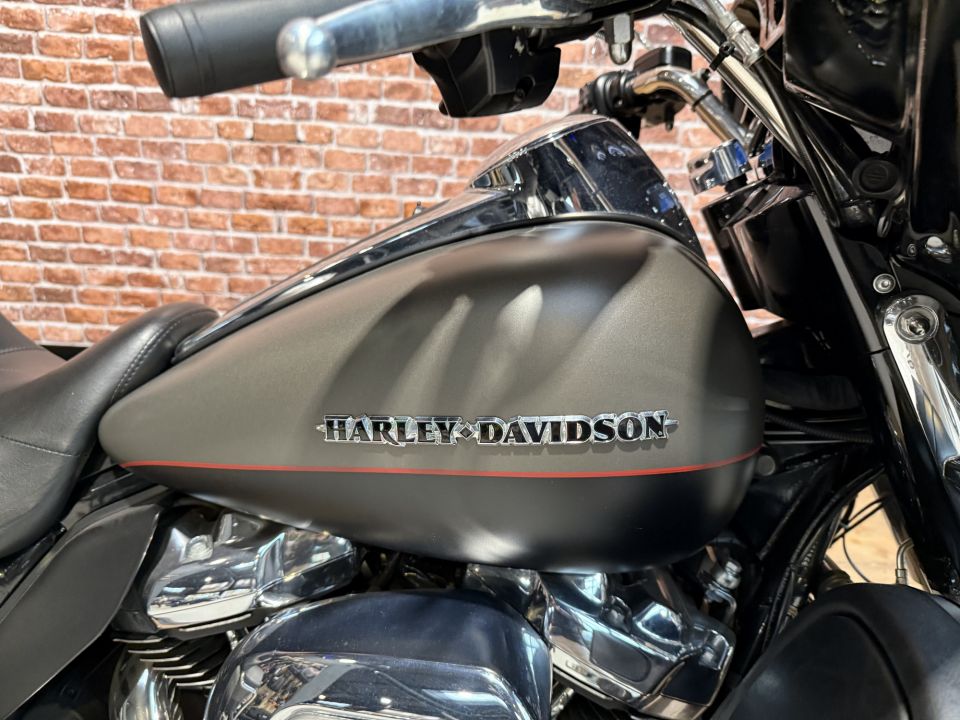 HARLEY-DAVIDSON TOURING ELECTRA GLIDE 1868 ULTRA LIMITED 4