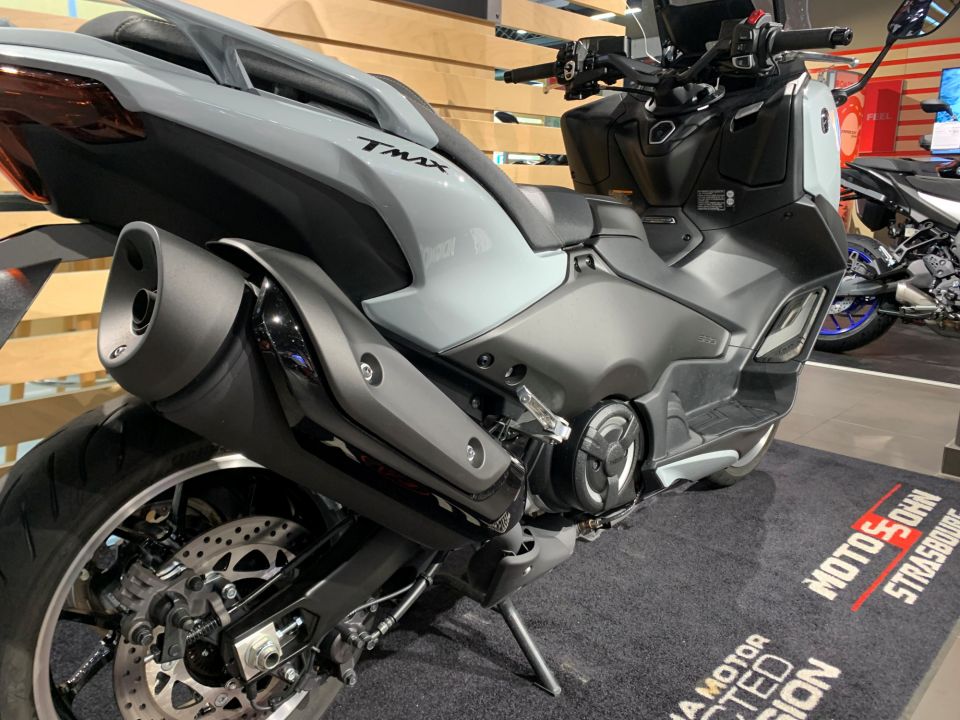 YAMAHA XP T-MAX 560 TECH MAX 4