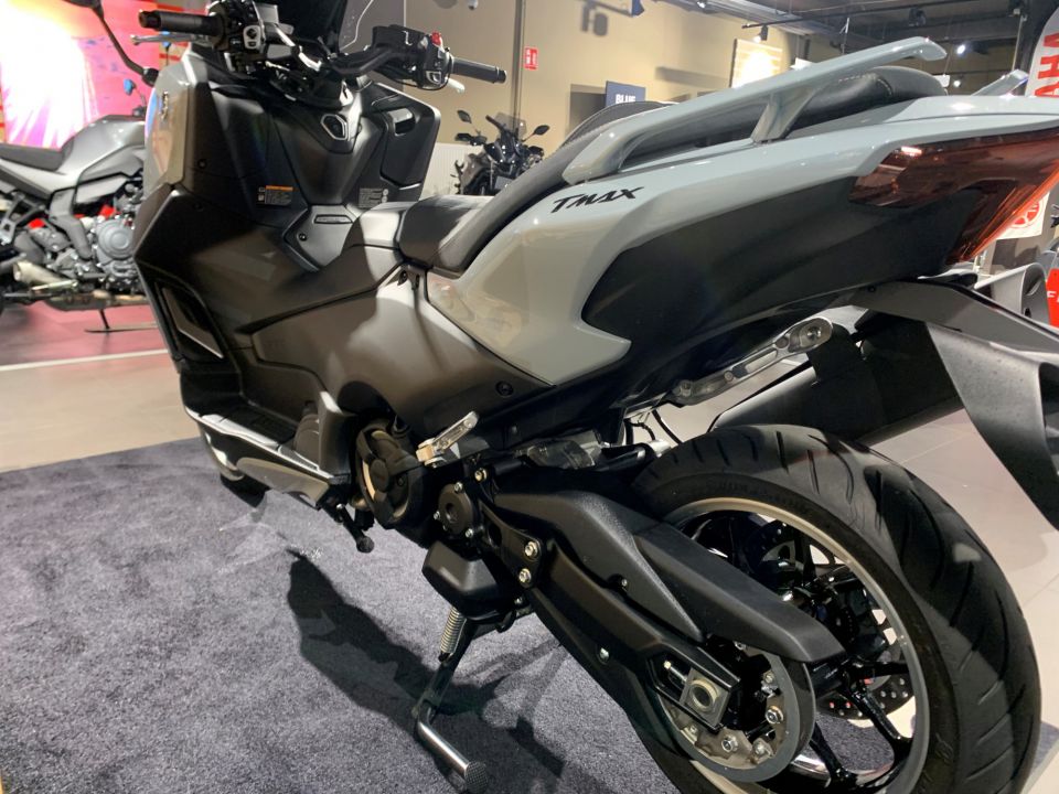 YAMAHA XP T-MAX 560 TECH MAX 4