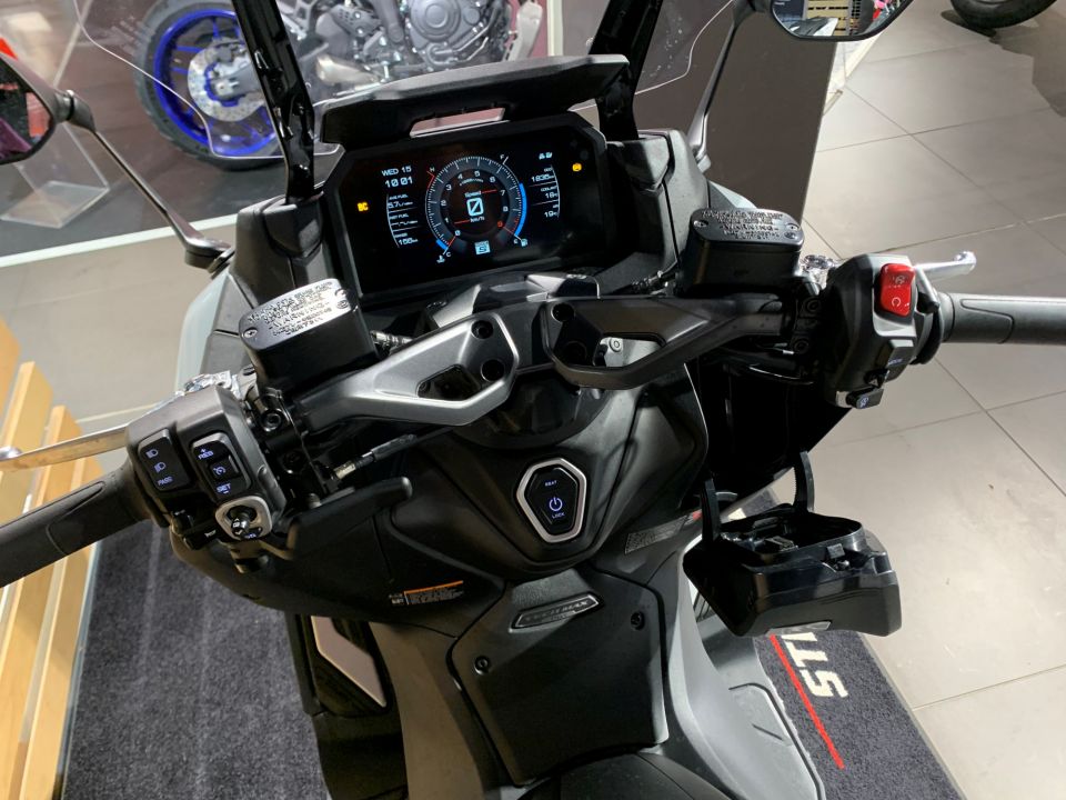 YAMAHA XP T-MAX 560 TECH MAX 4