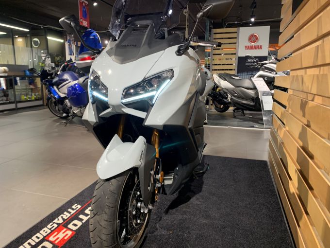 YAMAHA XP T-MAX 560 TECH MAX 4