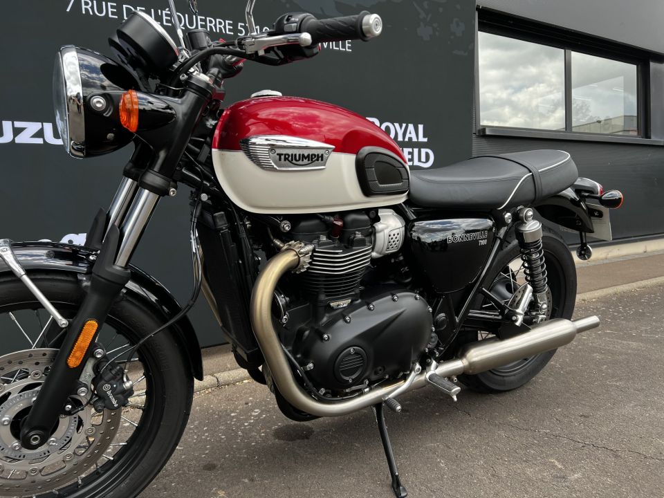 TRIUMPH BONNEVILLE T100 900 4
