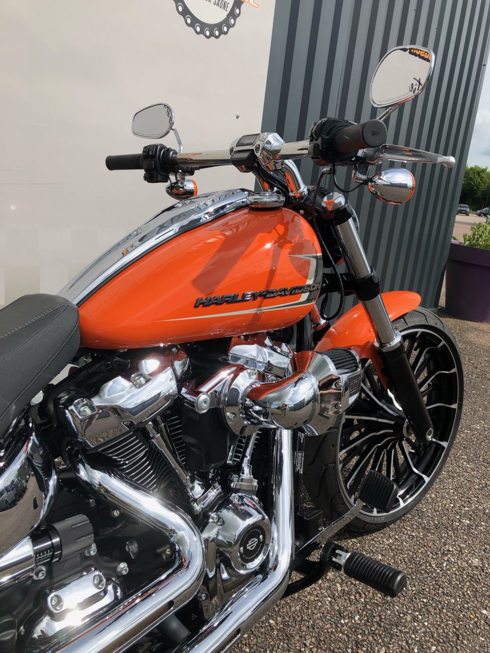 HARLEY-DAVIDSON SOFTAIL BREAKOUT 1923 4