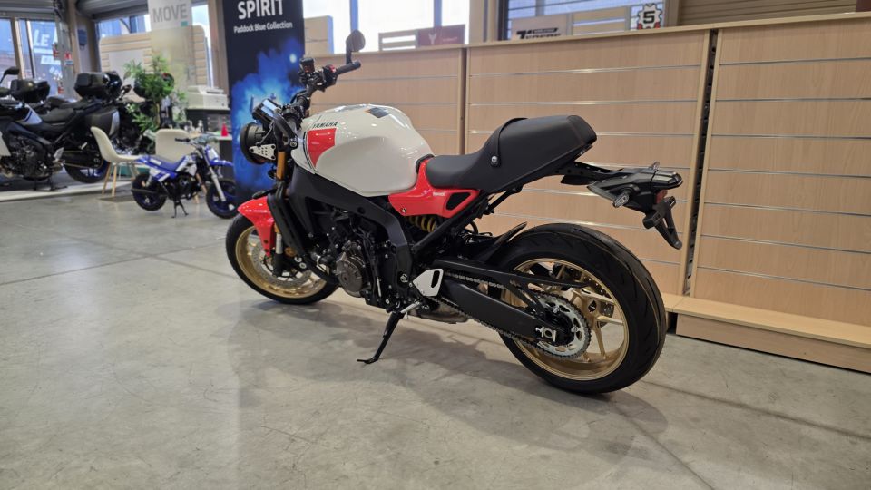 YAMAHA XSR 900 4
