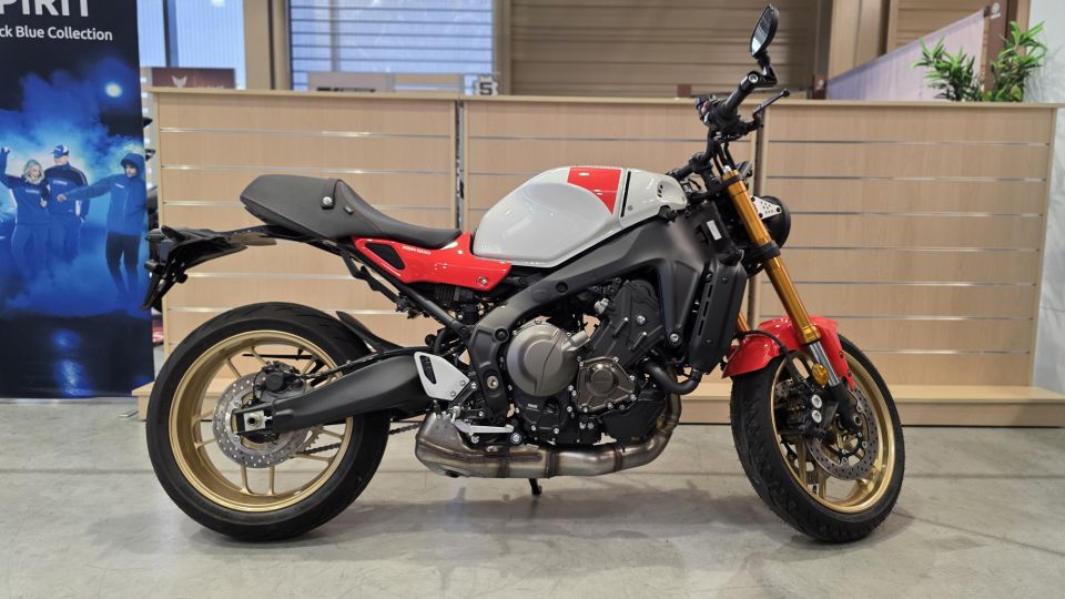 YAMAHA XSR 900 4