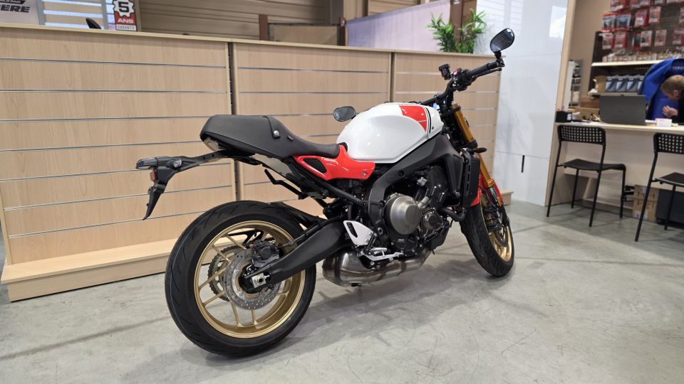 YAMAHA XSR 900 4