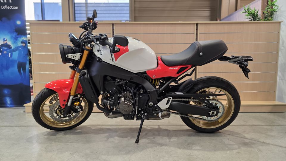 YAMAHA XSR 900 4
