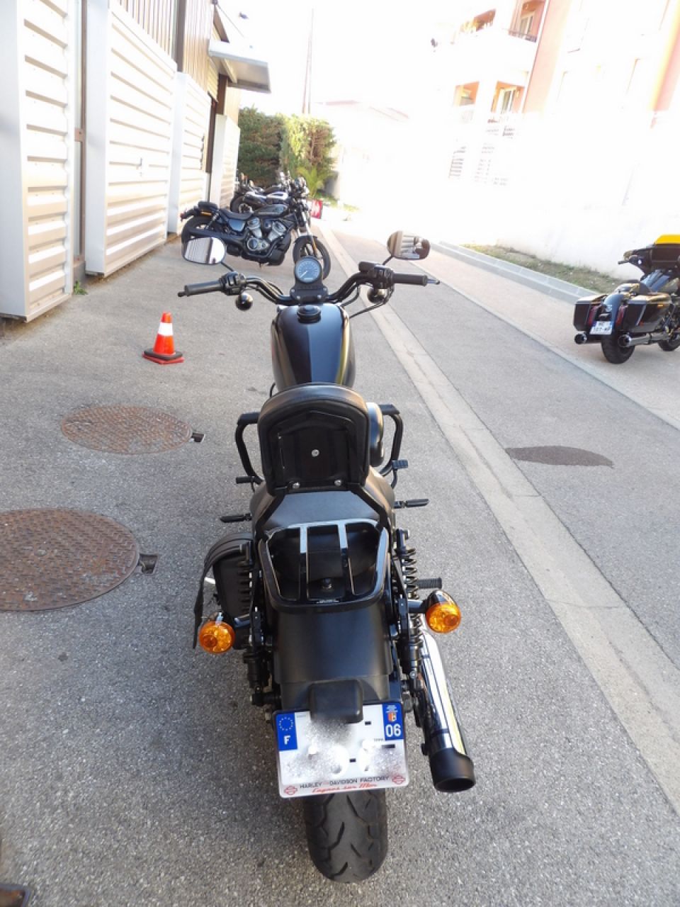 HARLEY-DAVIDSON SPORTSTER IRON 883 4