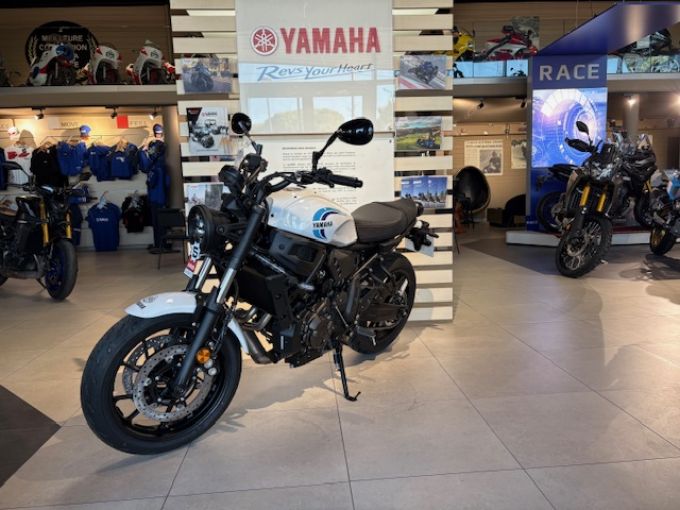 YAMAHA DESTOCKAGE XSR 700 35KW HISTORIC WHITE 123€*/MOIS 1800€ DE REMISE !! 4