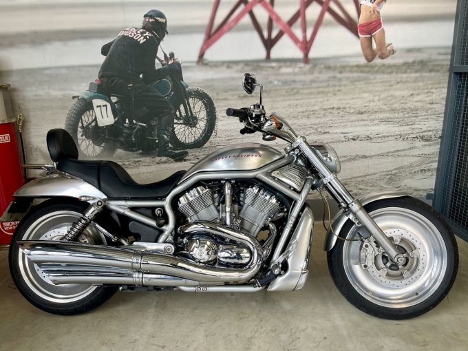 HARLEY-DAVIDSON V-ROD 1130 4