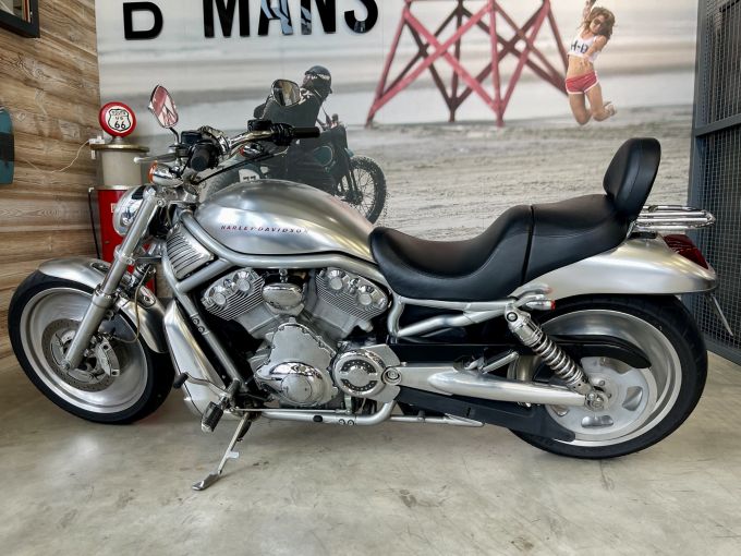 HARLEY-DAVIDSON V-ROD 1130 4