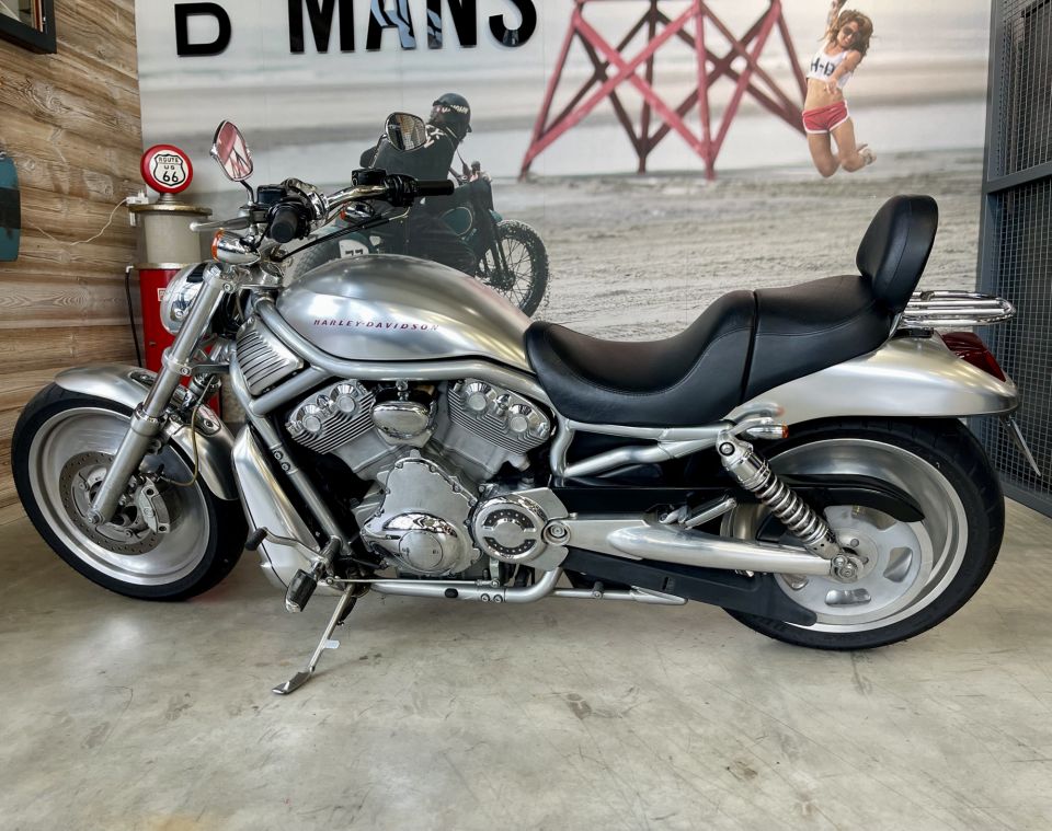 HARLEY-DAVIDSON V-ROD 1130 4