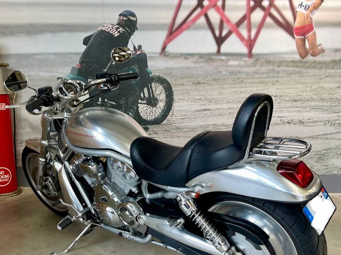 HARLEY-DAVIDSON V-ROD 1130 4