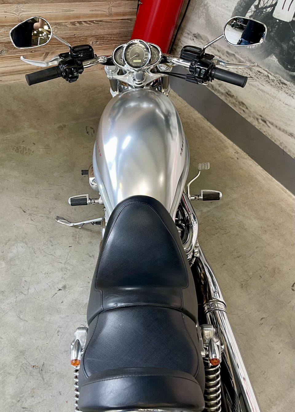 HARLEY-DAVIDSON V-ROD 1130 4