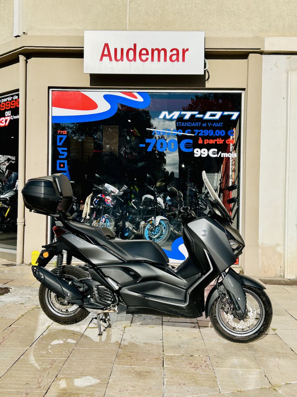 YAMAHA XMAX 125 4
