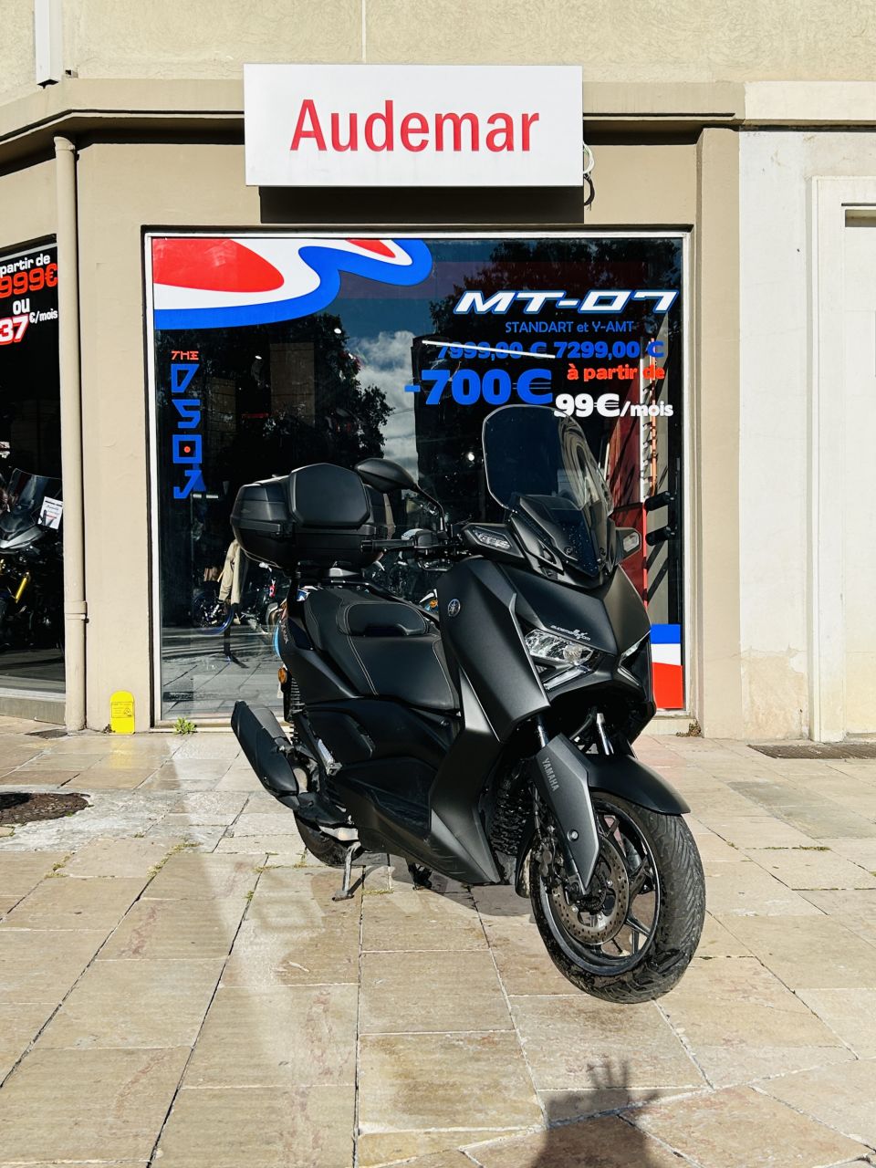 YAMAHA XMAX 125 4