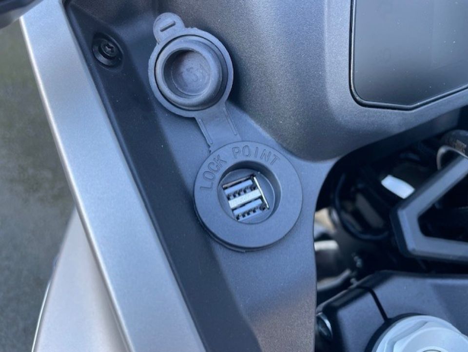 MOTO MORINI X-cape 650 4