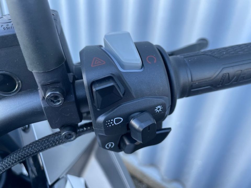 MOTO MORINI X-cape 650 4