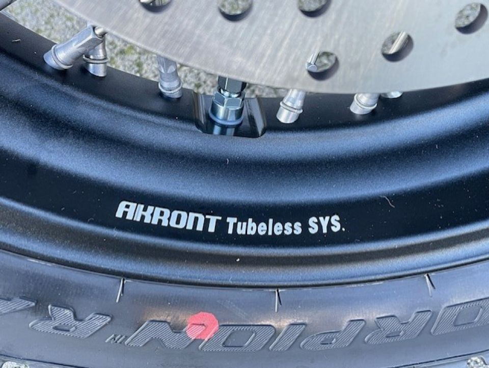 MOTO MORINI X-cape 650 4