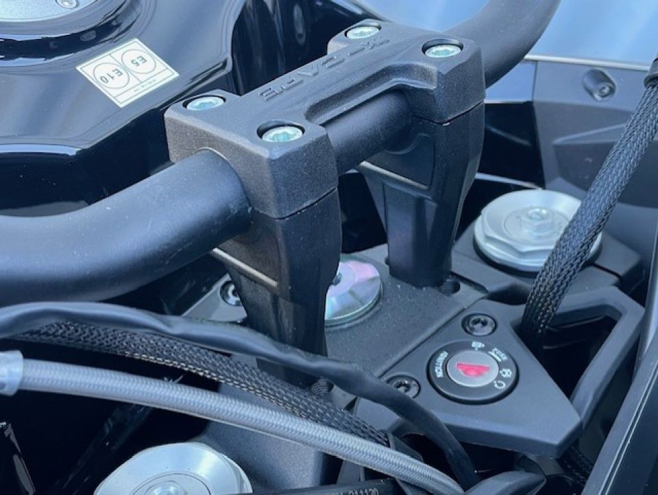 MOTO MORINI X-cape 650 4