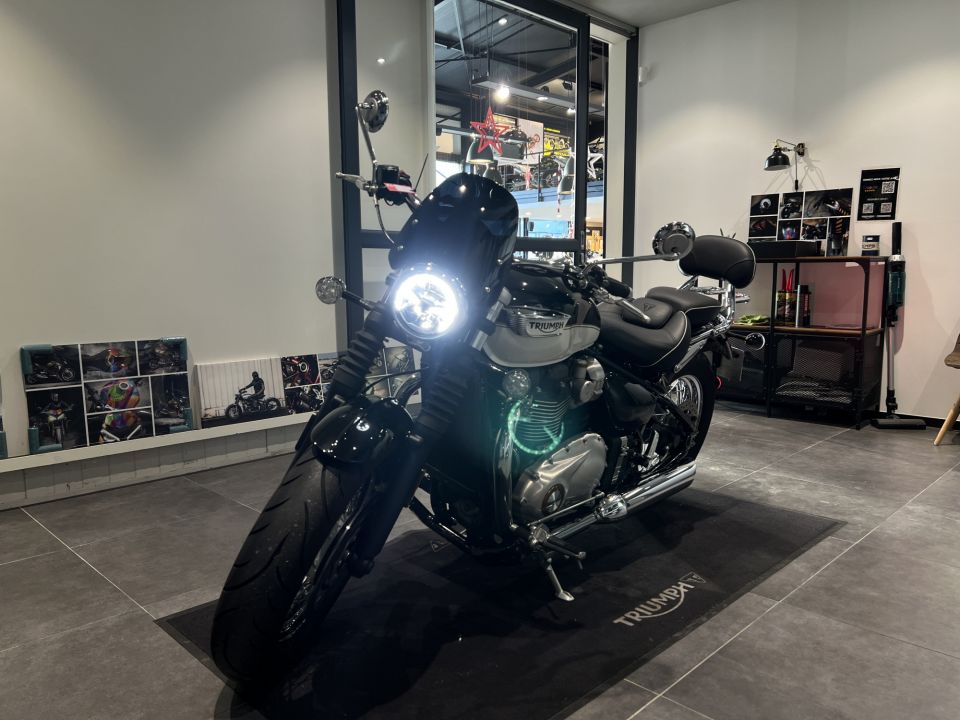 TRIUMPH SPEEDMASTER 1200 4