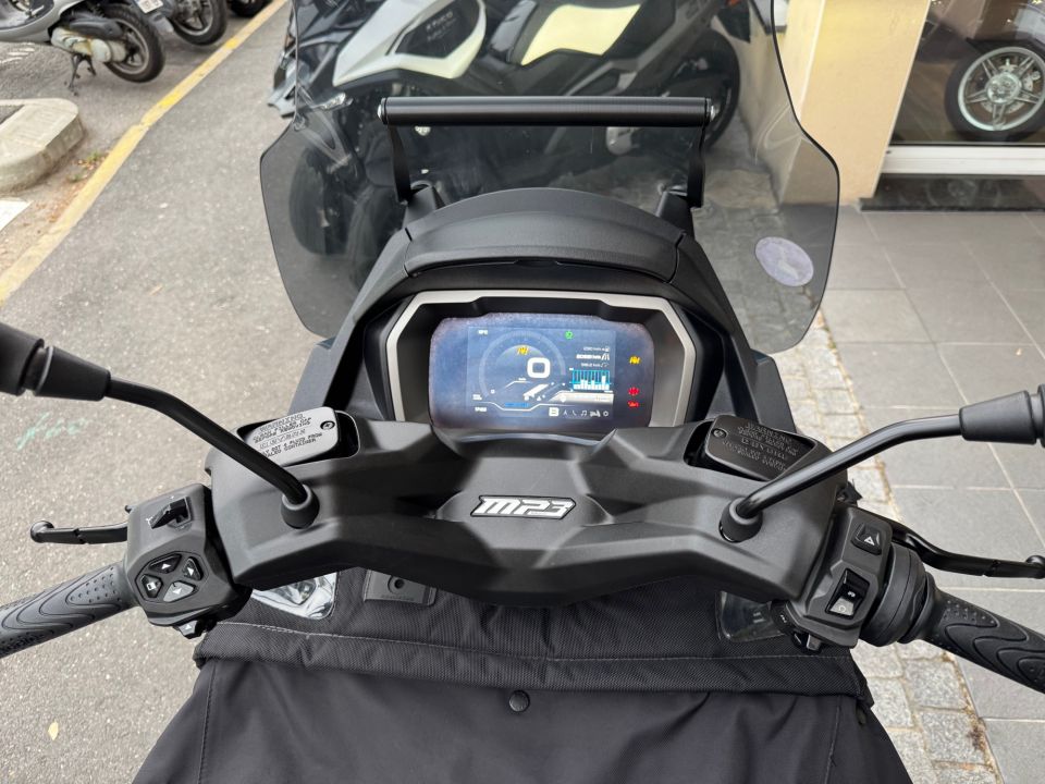 PIAGGIO MP3 530 HPE EXCLUSIVE 4