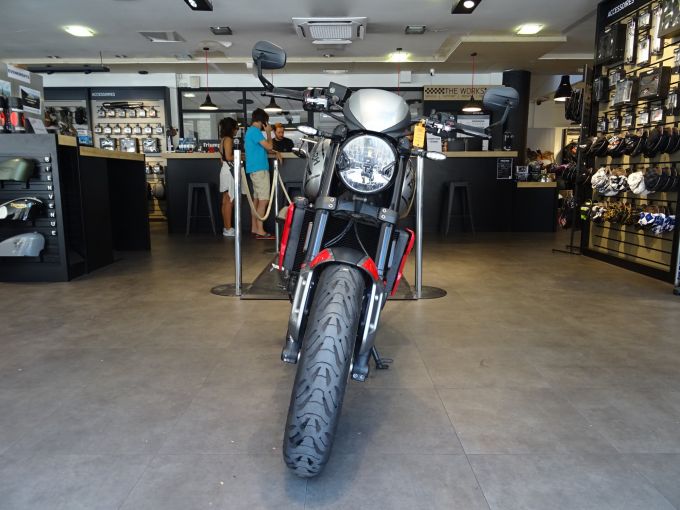 TRIUMPH TRIDENT 660 4