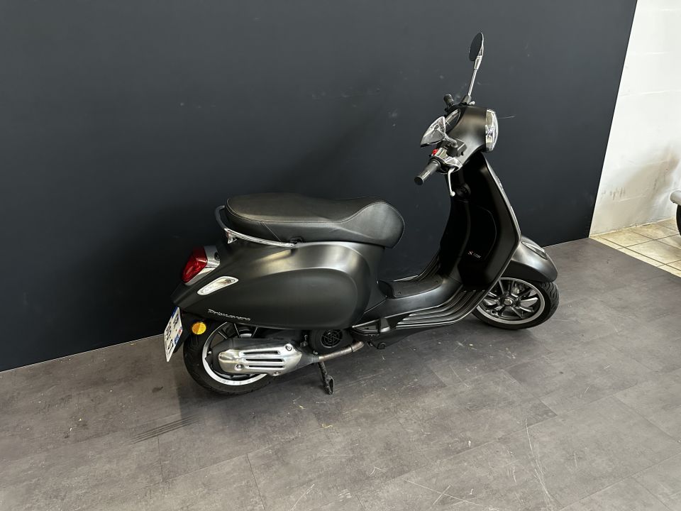 VESPA PRIMAVERA 125 4