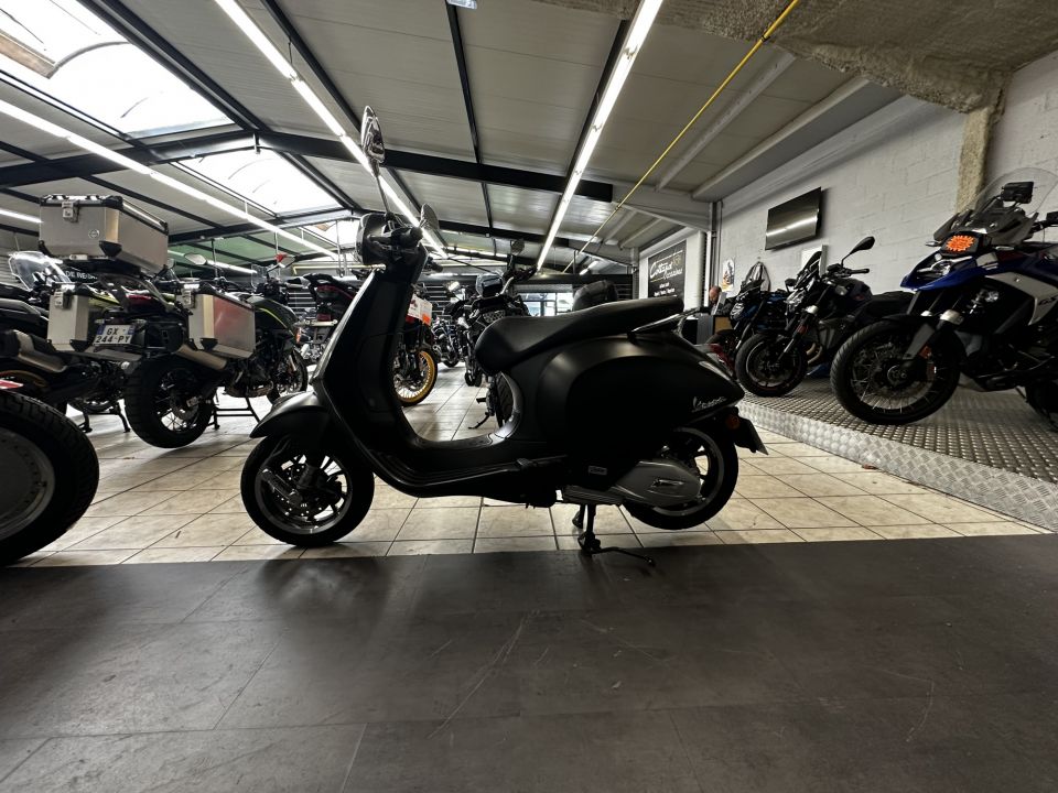 VESPA PRIMAVERA 125 4