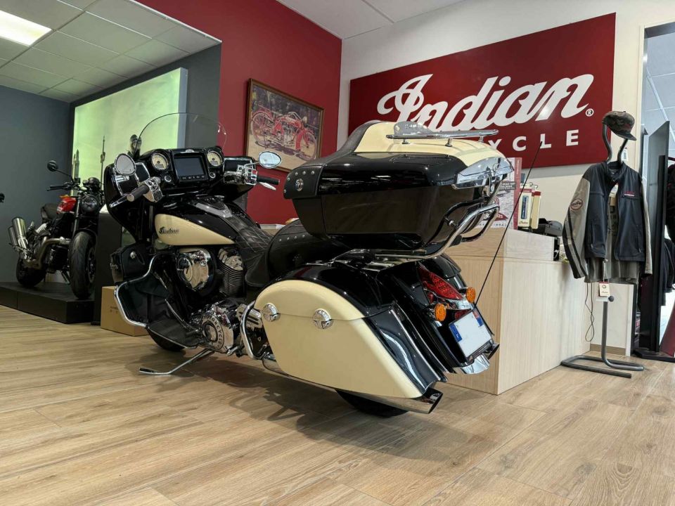 INDIAN ROADMASTER 1800 4