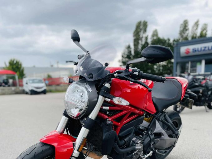 DUCATI MONSTER 821 4
