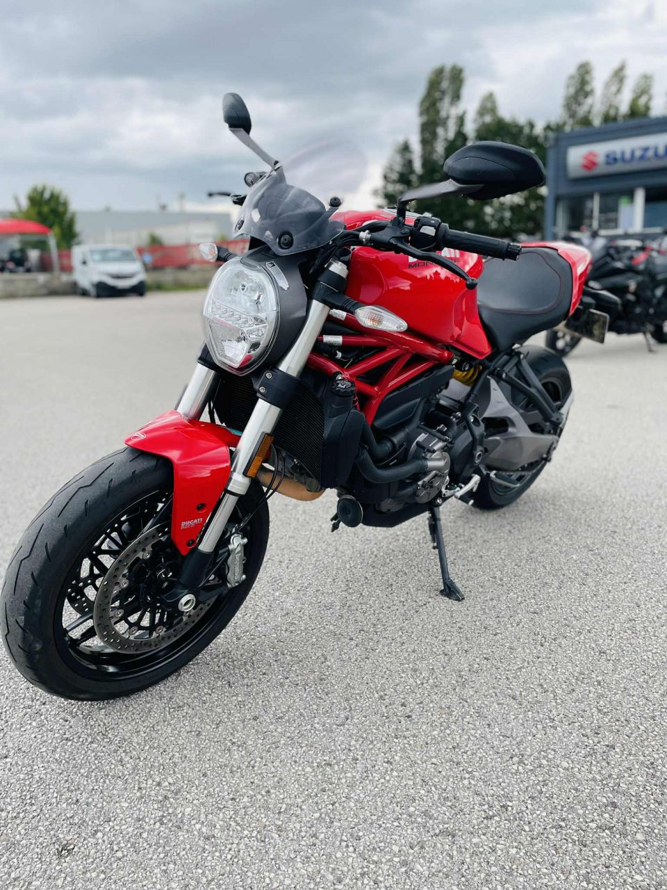 DUCATI MONSTER 821 4