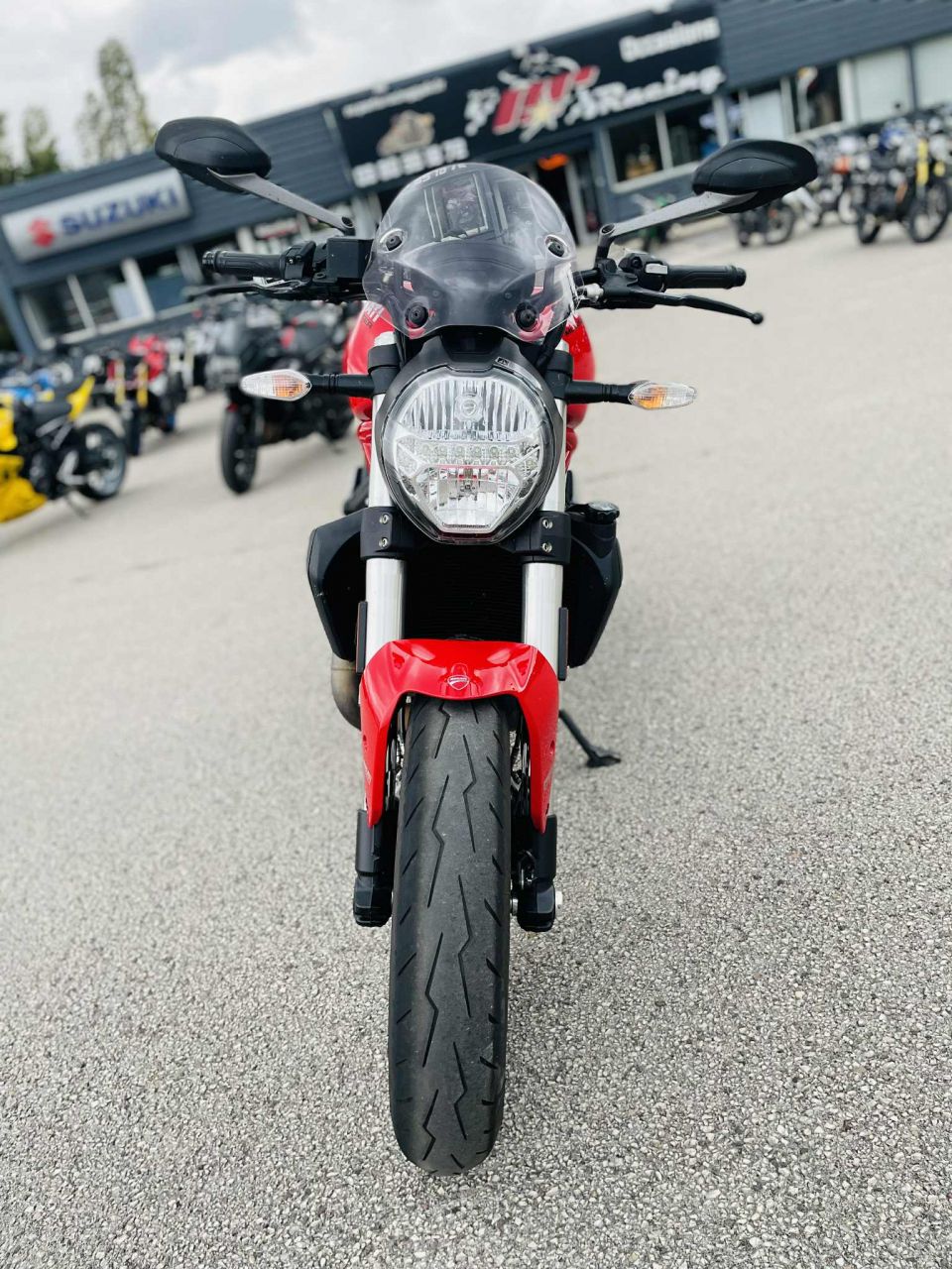 DUCATI MONSTER 821 4