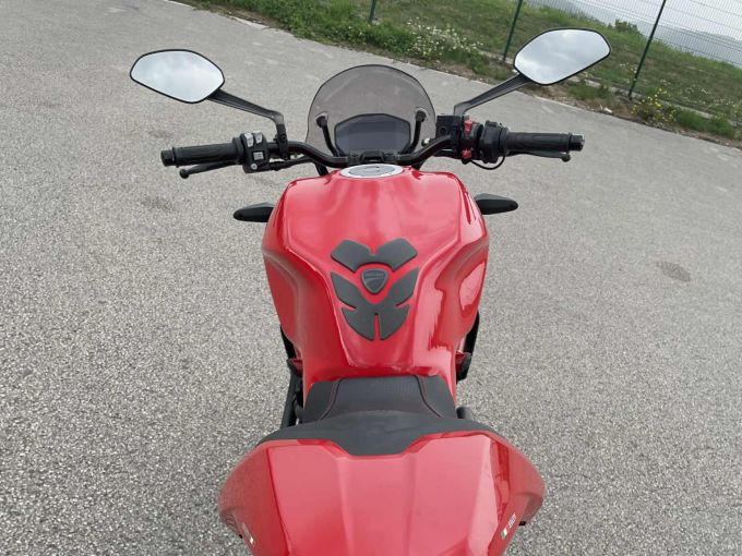 DUCATI MONSTER 821 4