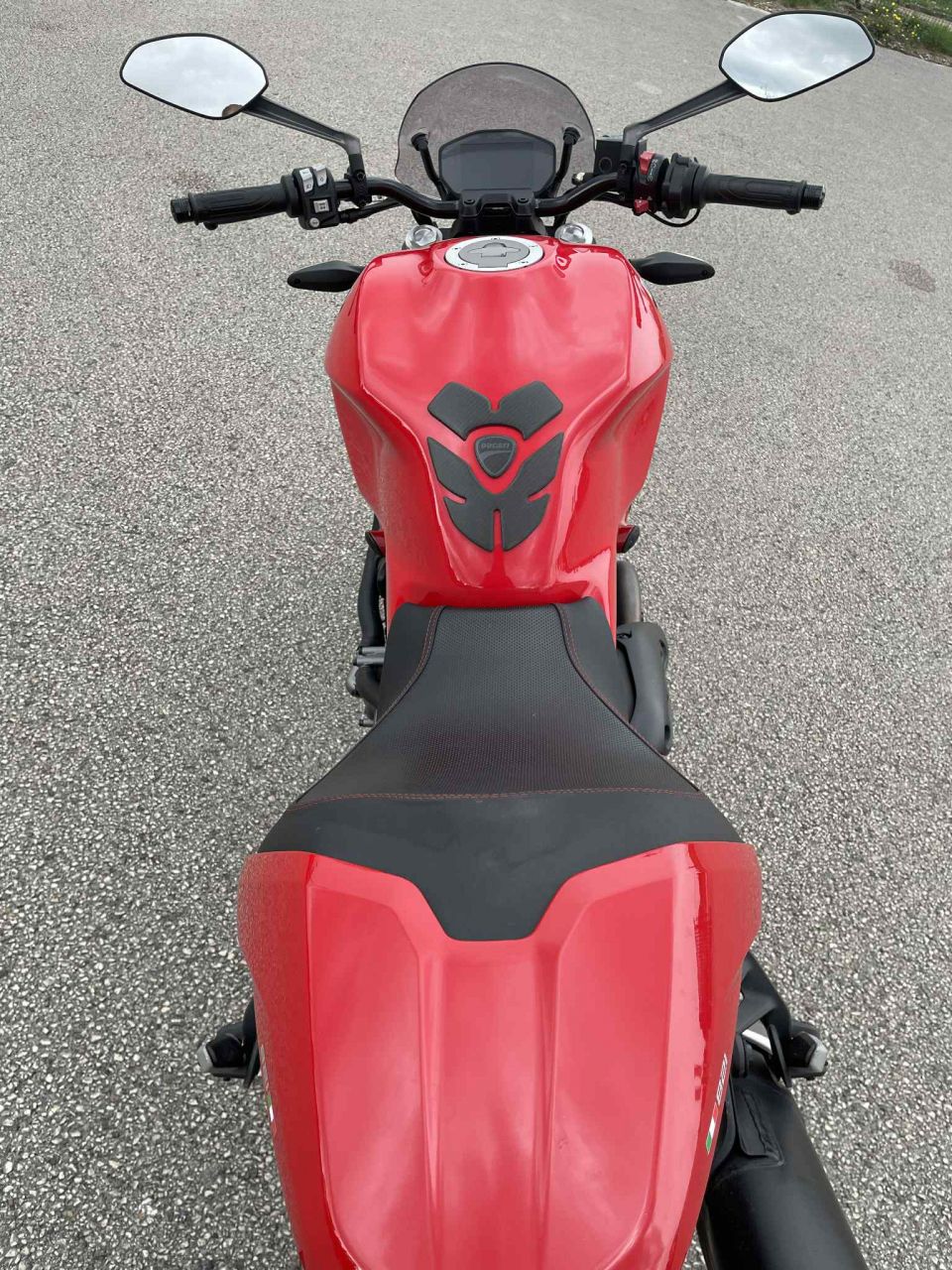 DUCATI MONSTER 821 4