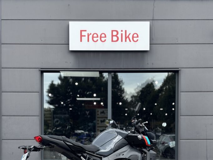 YAMAHA MT-10 4