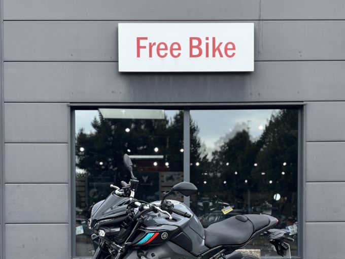YAMAHA MT-10 4