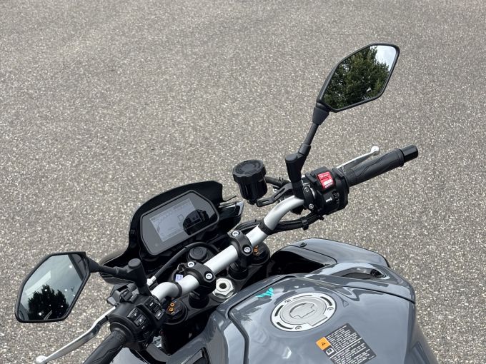 YAMAHA MT-10 4
