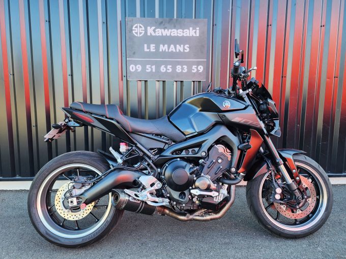 YAMAHA MT-09 4