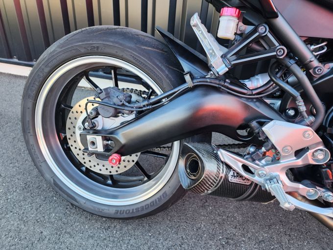 YAMAHA MT-09 4