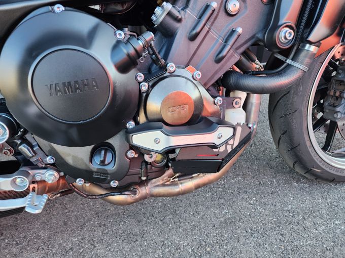 YAMAHA MT-09 4