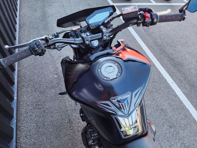 YAMAHA MT-09 4