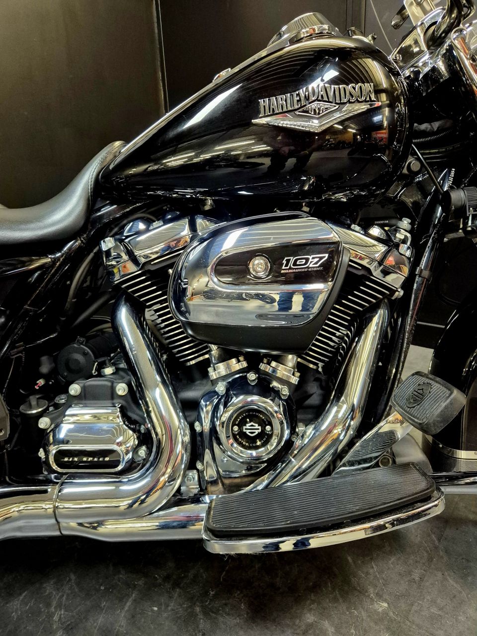 HARLEY-DAVIDSON TOURING ROAD KING 1745 4