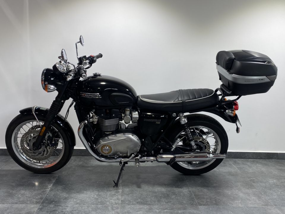 TRIUMPH Bonneville T120 Black 4