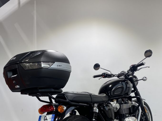 TRIUMPH Bonneville T120 Black 4