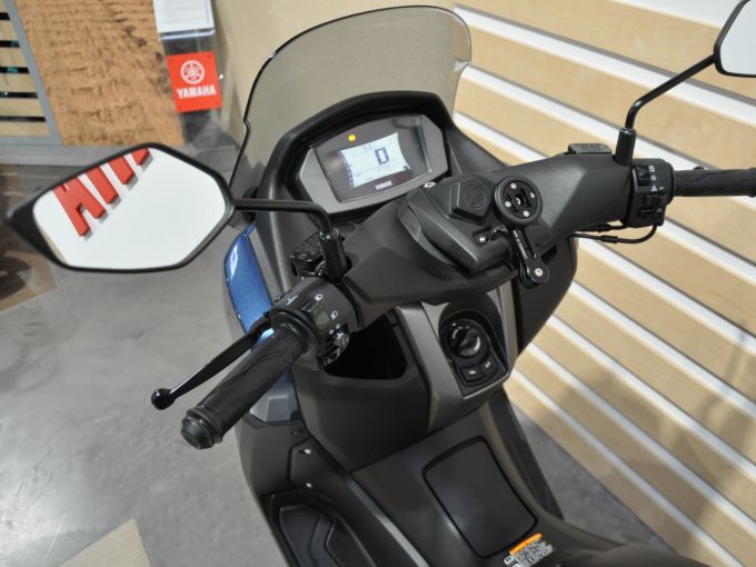 YAMAHA NMAX 125 4