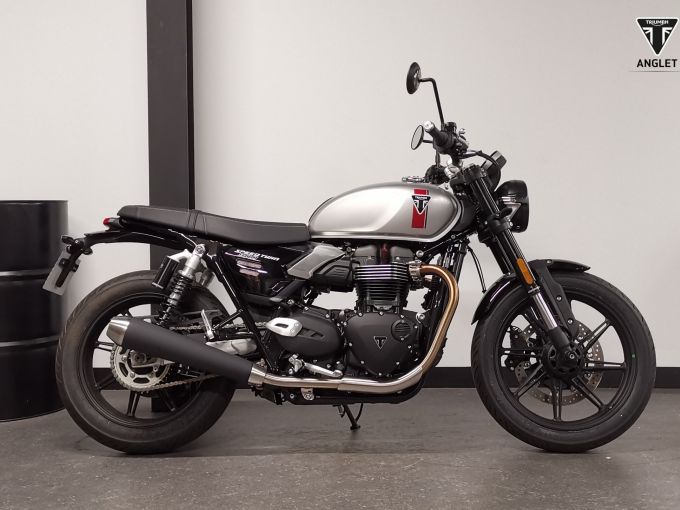 TRIUMPH SPEED TWIN 900 4