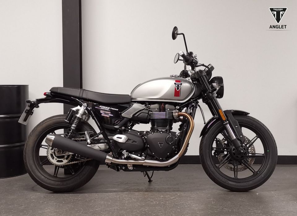 TRIUMPH SPEED TWIN 900 4